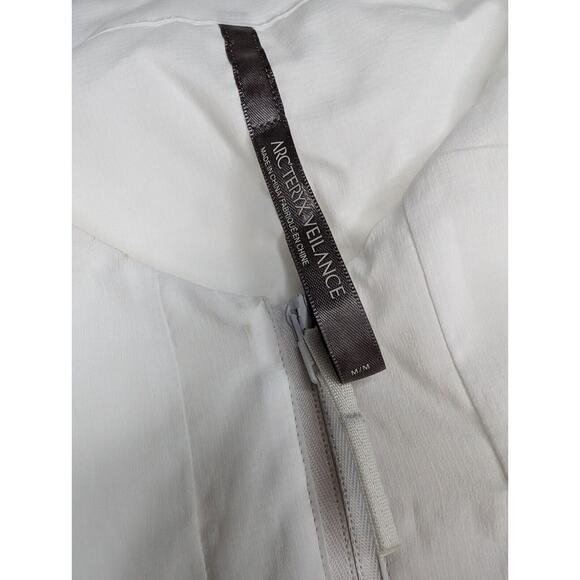 $400 Arc'teryx Veilance Cosine Insulated Jacket Size Medium White (Small Flaw) - Picture 7 of 16